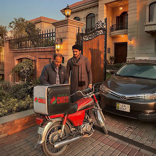 Food Delivery That Arrives Before Iftar Time